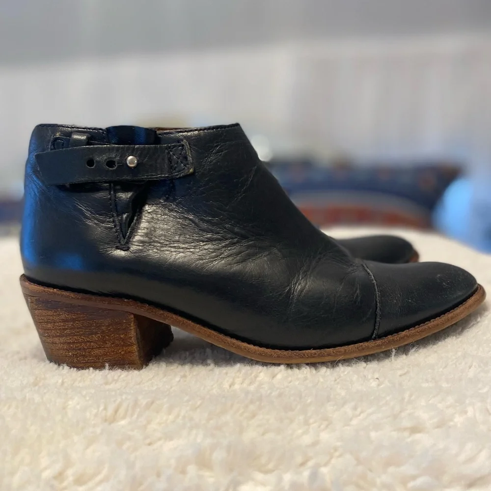 Madewell Black Leather Ankle Booties